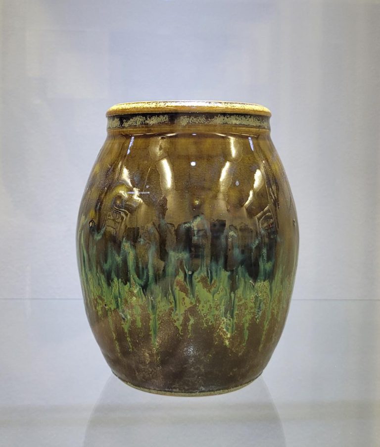 Hand-thrown Pottery - Larry Galloway